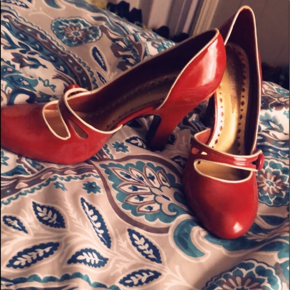 Red tiny heels - Picture 1 of 1